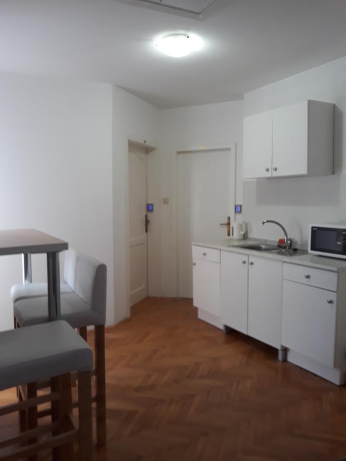 Hostel Corner 021 Νόβι Σαντ Εξωτερικό φωτογραφία