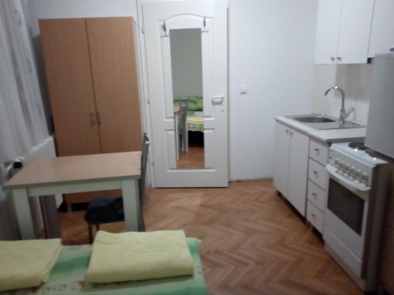 Hostel Corner 021 Νόβι Σαντ Εξωτερικό φωτογραφία